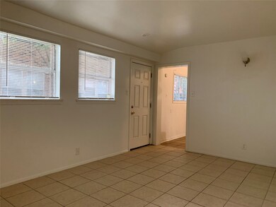 2403 Driscoll St unit 1/2, Houston, TX 77019 - photo 4