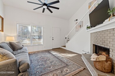 152 Manor Row-02303