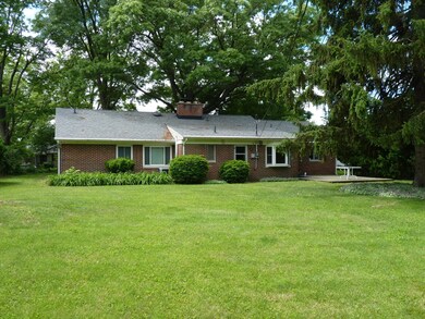 rear of house. large yard!~