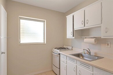 7945 Carlyle Ave unit 3, Miami Beach, FL 33141 - photo 5