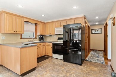 32 Morris St, Malden, MA 02148 - photo 5