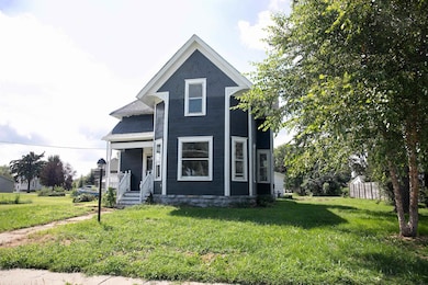 705 Crisman St, Dysart, IA 52224 - photo 3