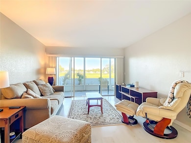 404 Cerromar Cir N unit 115, Venice, FL 34293 - photo 2