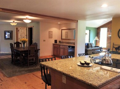 22280 Calgary Ln, Bend, OR 97702 - photo 3