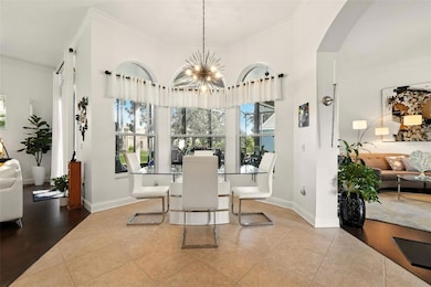 EATING SPACE IN KITCHEN