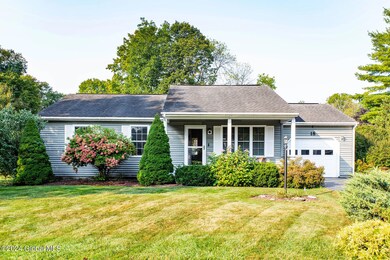 18 Edgewater Place, Glens Falls, NY 12801 - photo 5