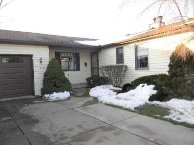 1242 Nash Rd, North Tonawanda, NY 14120 - photo 2