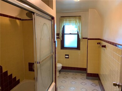 552 20th St, Niagara Falls, NY 14301 - photo 2