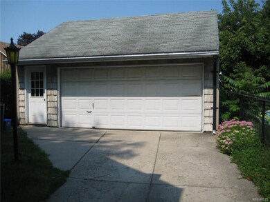 Back / Garage