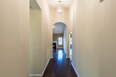 Front foyer w/ arched openings