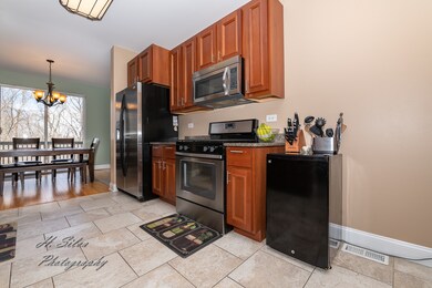 1374 Grandview Ct unit 102, Algonquin, IL 60102 - photo 4