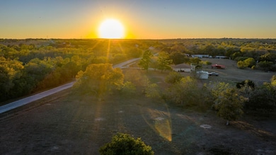 380 Clinton Rd, Cuero, TX 77954 - photo 3