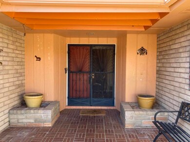 10612 Causeway Dr, El Paso, TX 79935 - photo 2