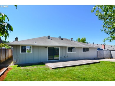 670 Hamilton St, Springfield, OR 97477 - photo 4