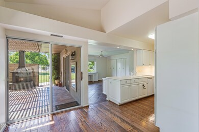 4800 N 68th St Unit 355-17