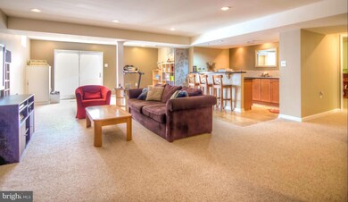 43087 Barons St, Chantilly, VA 20152 - photo 5