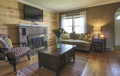 2220 Washington St, Cedar Falls, IA 50613 - photo 3