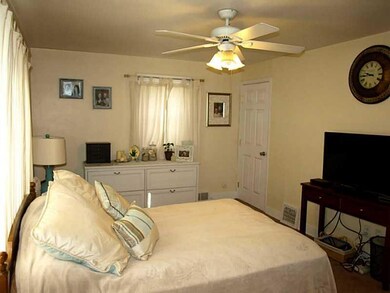 Master Bedroom. The decor in the Owner s Bedroom i