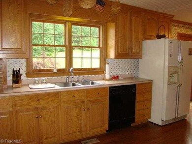 589 Jarvis Miller Rd, Asheboro, NC 27205 - photo 6