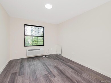 409 Warburton Ave unit 2B, Yonkers, NY 10701 - photo 3