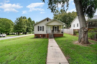 220 Sunrise Ave, Asheboro, NC 27203 - photo 2