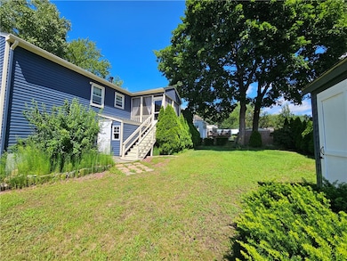 197 Capwell Ave, Woonsocket, RI 02895 - photo 4