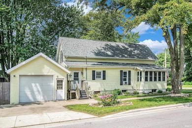 317 E Waterford St, Wakarusa, IN 46573 - photo 3