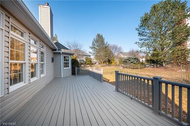 978 Treeline Dr, Allentown, PA 18103 - photo 6