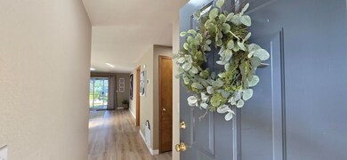 940 Glengrove Ave, Central Point, OR 97502 - photo 3