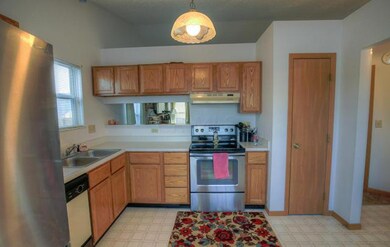 MLS 1081 Viewpointe Dr