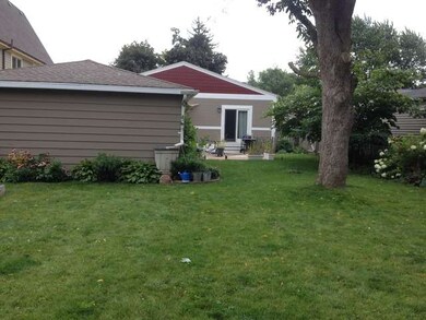 140 N Walnut St, Elmhurst, IL 60126 - photo 5