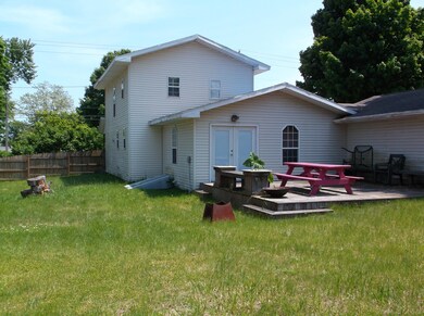 138 S West Street - Coloma 030