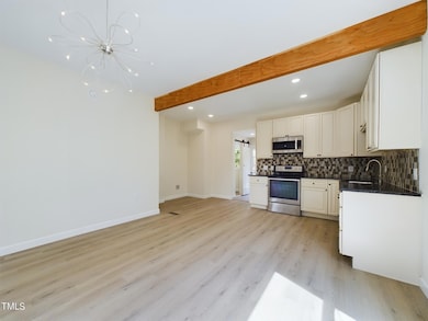 CAM03711G0-PR0015-STILL003