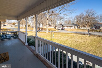 828 Sherwood Ln, Fredericksburg, VA 22407 - photo 7