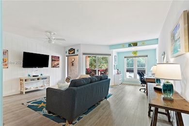Huge living space with a built in nook perfect for