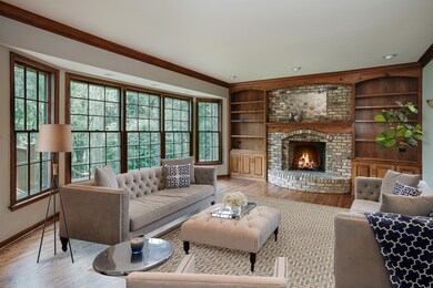 207 Vernon Ave, Wheaton, IL 60187 - photo 2