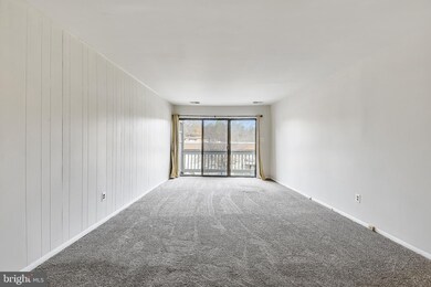 8502 Barrington Ct unit G, Springfield, VA 22152 - photo 2