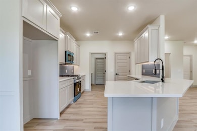 11617 SW 14th St, Yukon, OK 73099 - photo 7