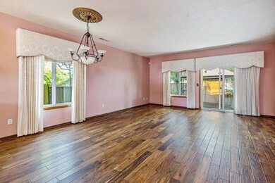210 willowbend across din liv. rm