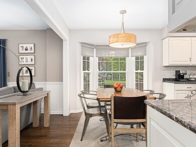 905 Sumter Ct, Naperville, IL 60540 - photo 3