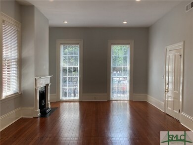 224 E Huntingdon St unit Parlor, Savannah, GA 31401 - photo 2