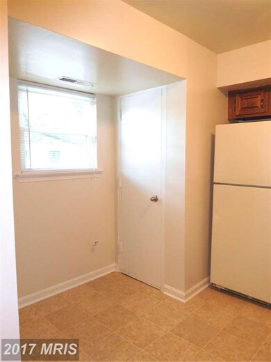 5914 Mayflower Ct, Alexandria, VA 22312 - photo 3