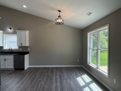 823 W Rosewood Dr, Bloomington, IN 47404 - photo 3