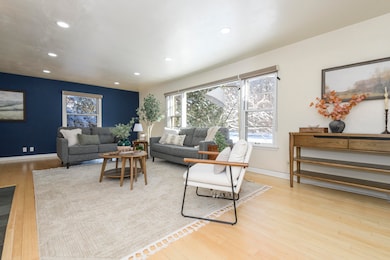 902 Lake Dr, South Milwaukee, WI 53172 - photo 6