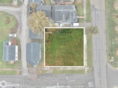 1102 E Main St, Marshalltown, IA 50158 - photo 4