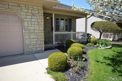 301 Cheyenne Dr, Wapakoneta, OH 45895 - photo 2