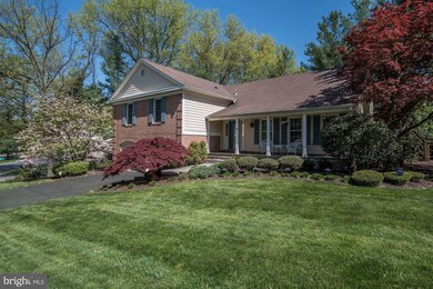 20320 Pleasant Ridge Dr, Montgomery Village, MD 20886 - photo 2