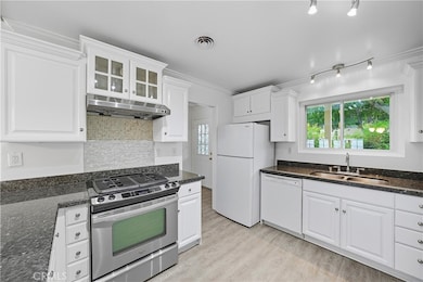 644 E Lee Place, Azusa, CA 91702 - photo 3