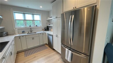 152 Tuckerman Ave unit 8, Middletown, RI 02842 - photo 4