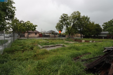 1602 S Sutter St, Stockton, CA 95206 - photo 4